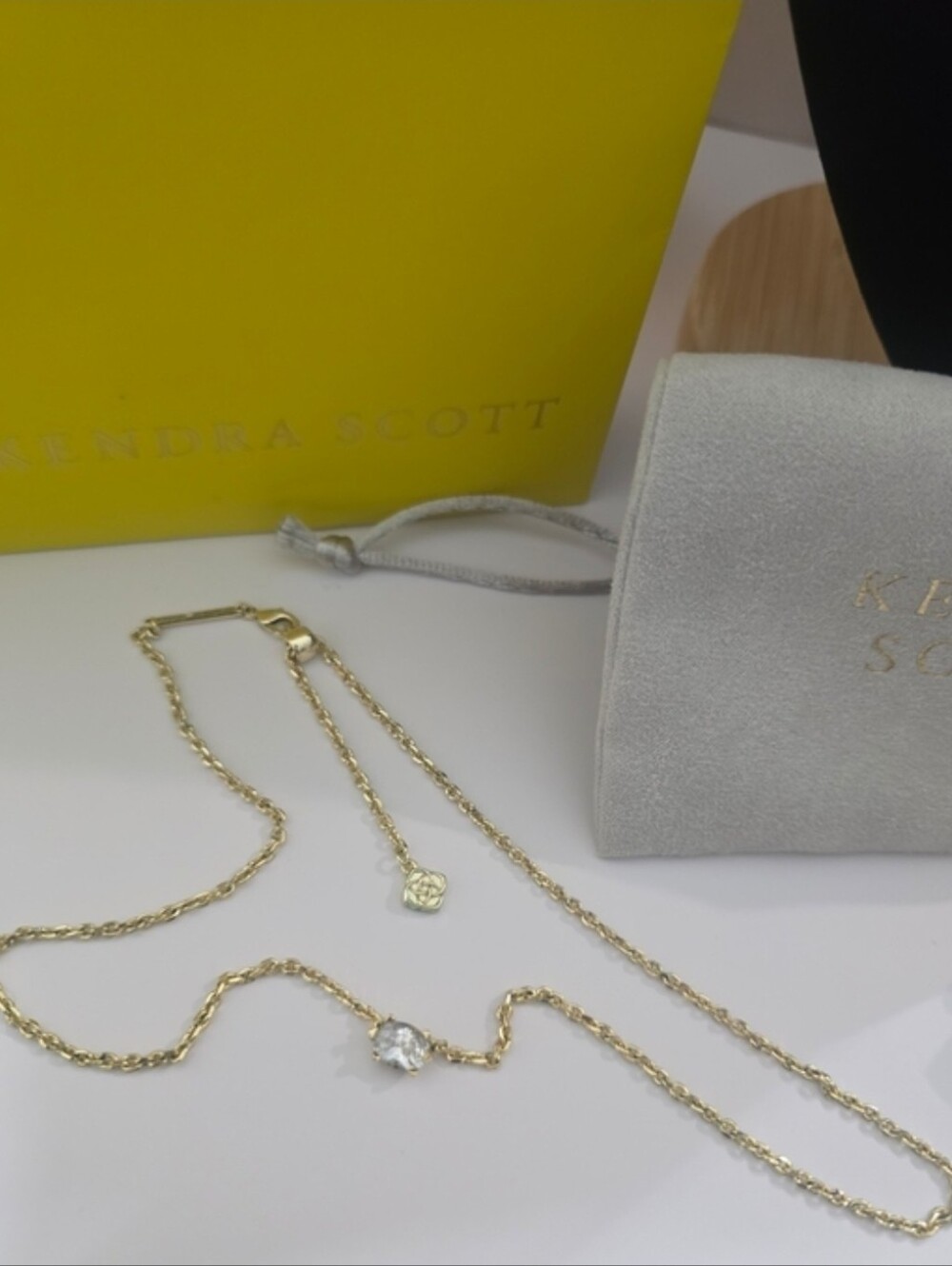 Kendra Scott- Gold Cailin Pendant Necklace - White